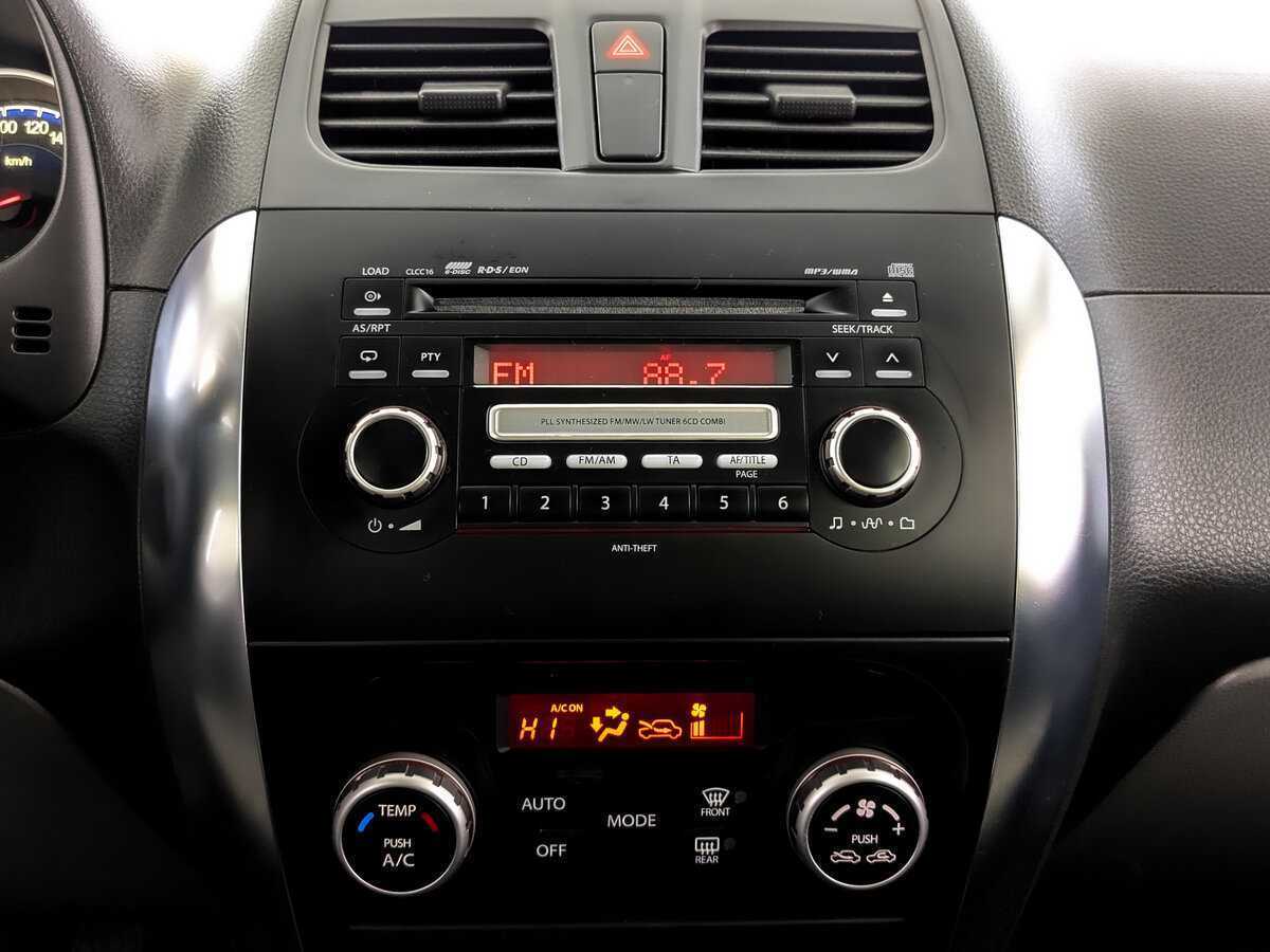 Купить Suzuki SX4 с пробегом. Фото: #14