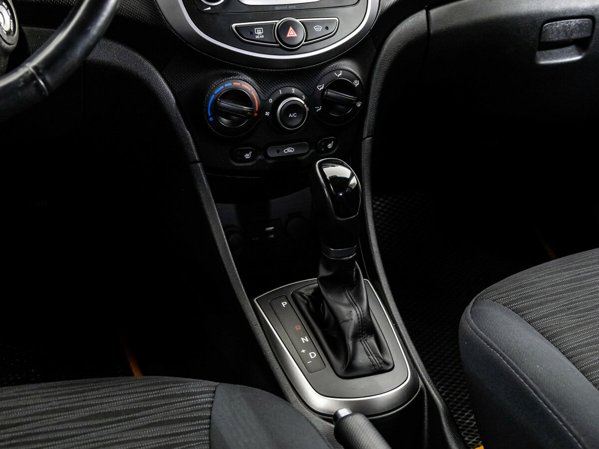 Купить Hyundai Solaris с пробегом. Фото: #9