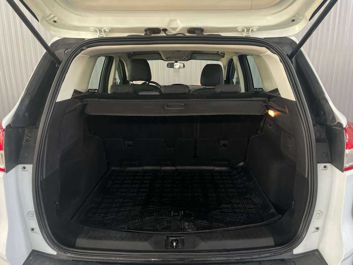 Купить Ford Kuga с пробегом. Фото: #24