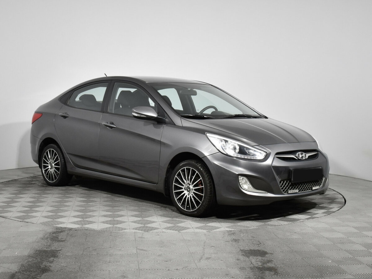 Купить Hyundai Solaris с пробегом. Фото: #2