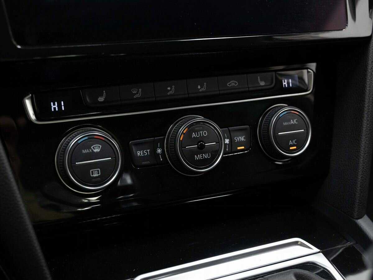 Купить Volkswagen Passat с пробегом. Фото: #20