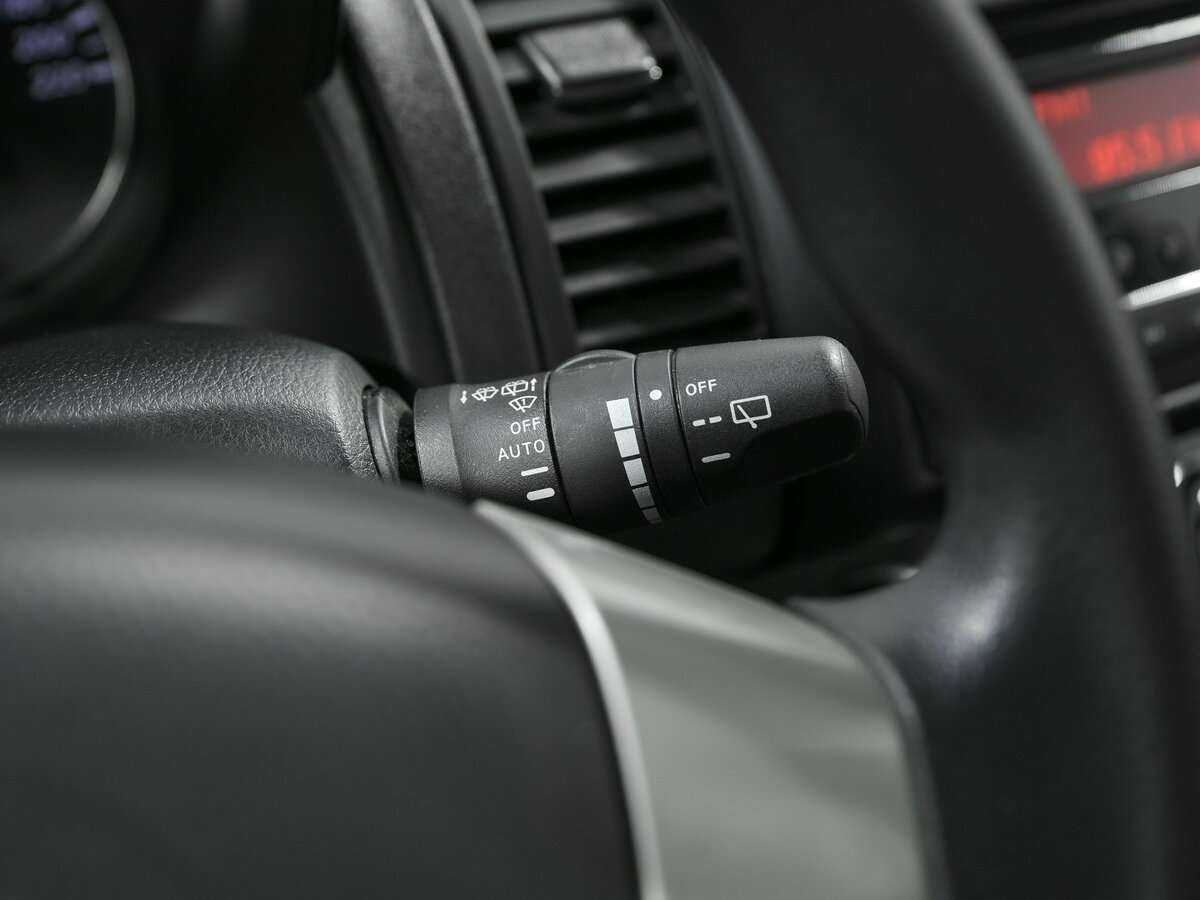 Купить Nissan Note с пробегом. Фото: #9