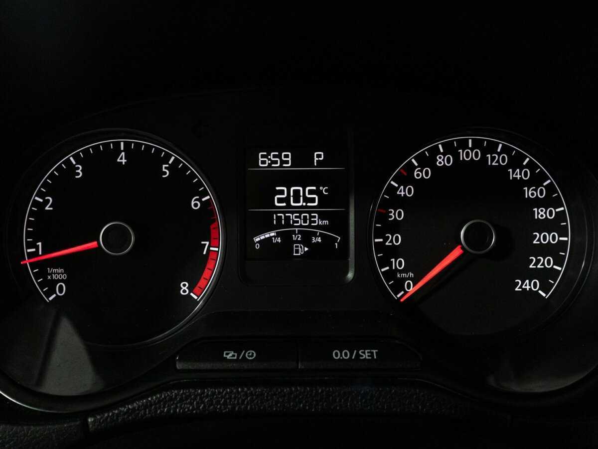 Купить Volkswagen Polo с пробегом. Фото: #11