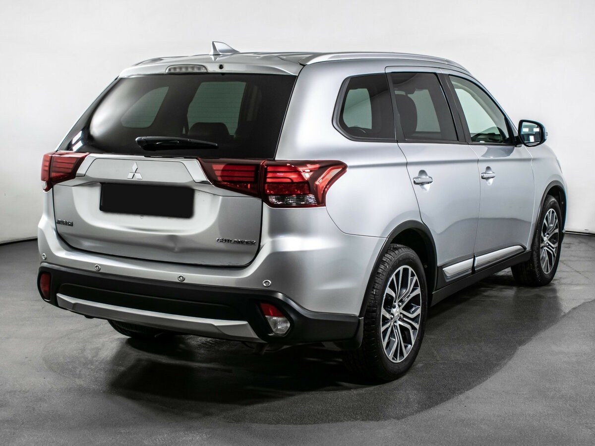 Купить Mitsubishi Outlander с пробегом. Фото: #4