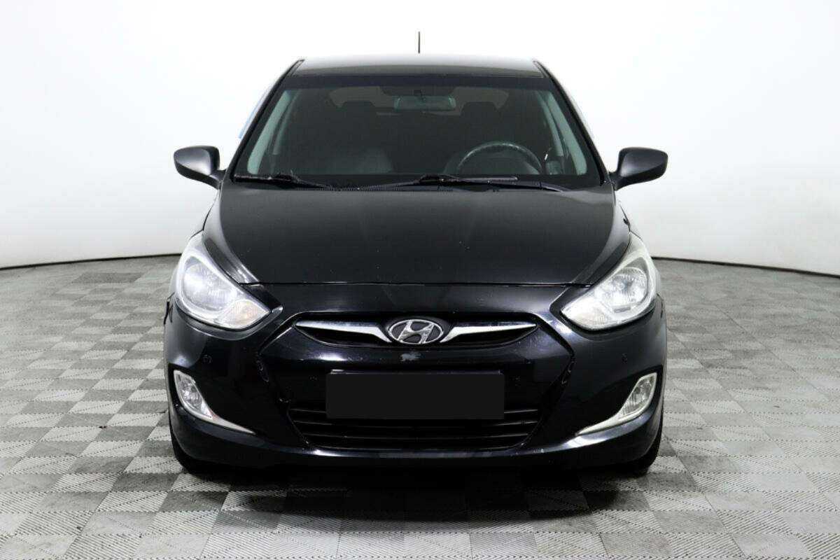Купить Hyundai Solaris с пробегом. Фото: #1