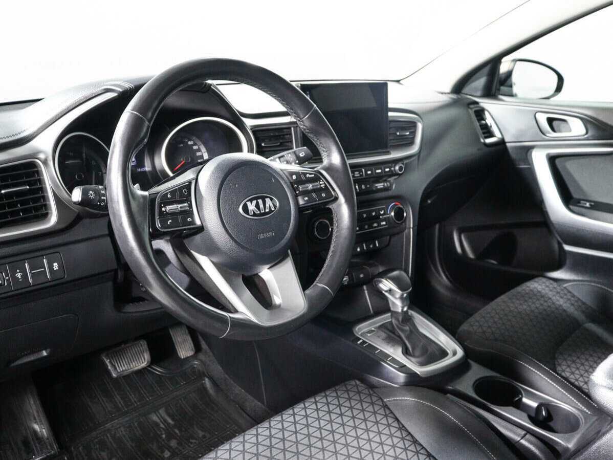 Купить Kia Ceed с пробегом. Фото: #13