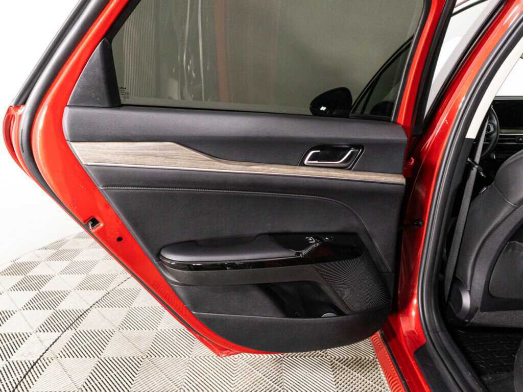 Купить Kia K5 с пробегом. Фото: #27