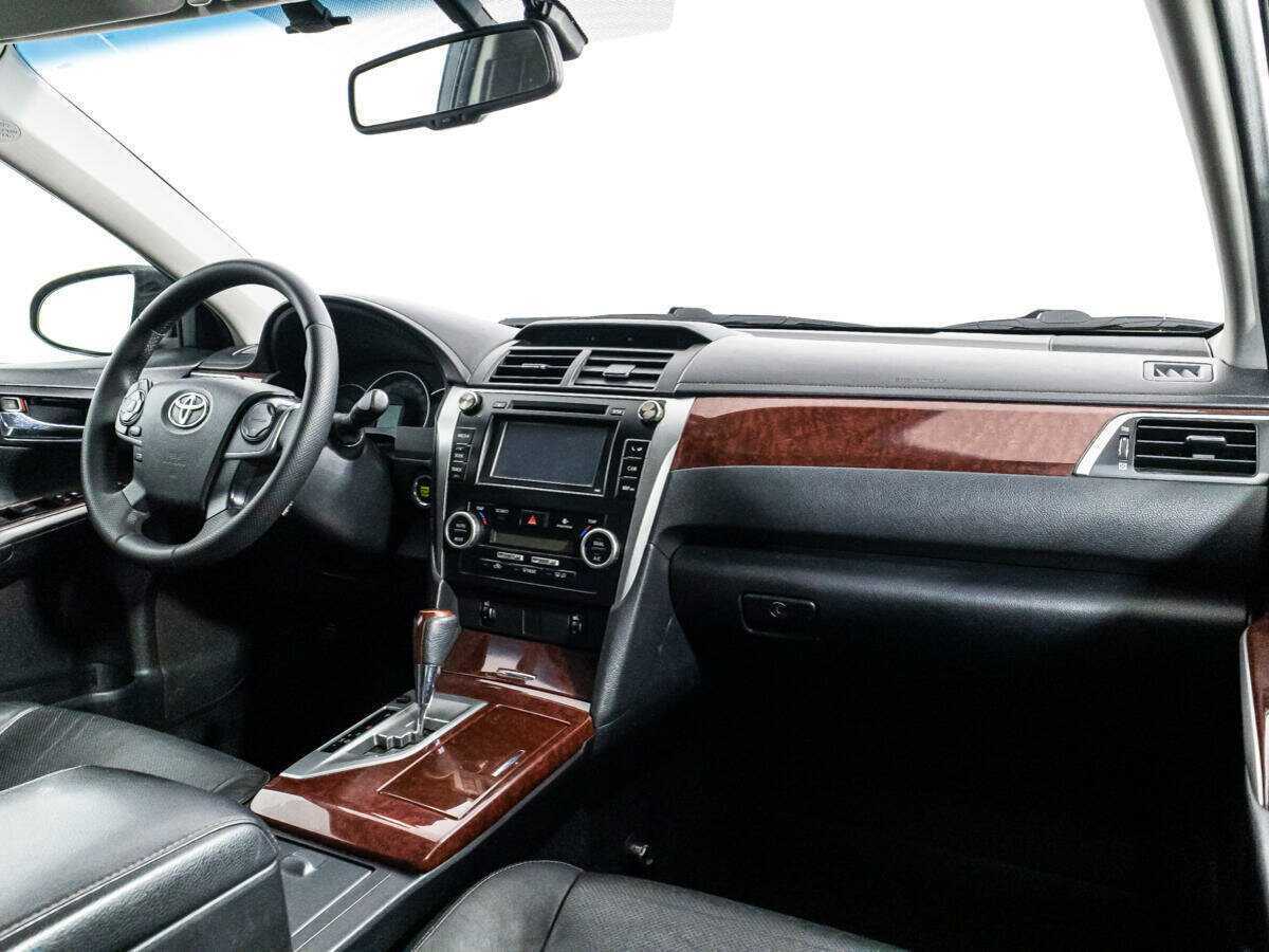Купить Toyota Camry с пробегом. Фото: #8