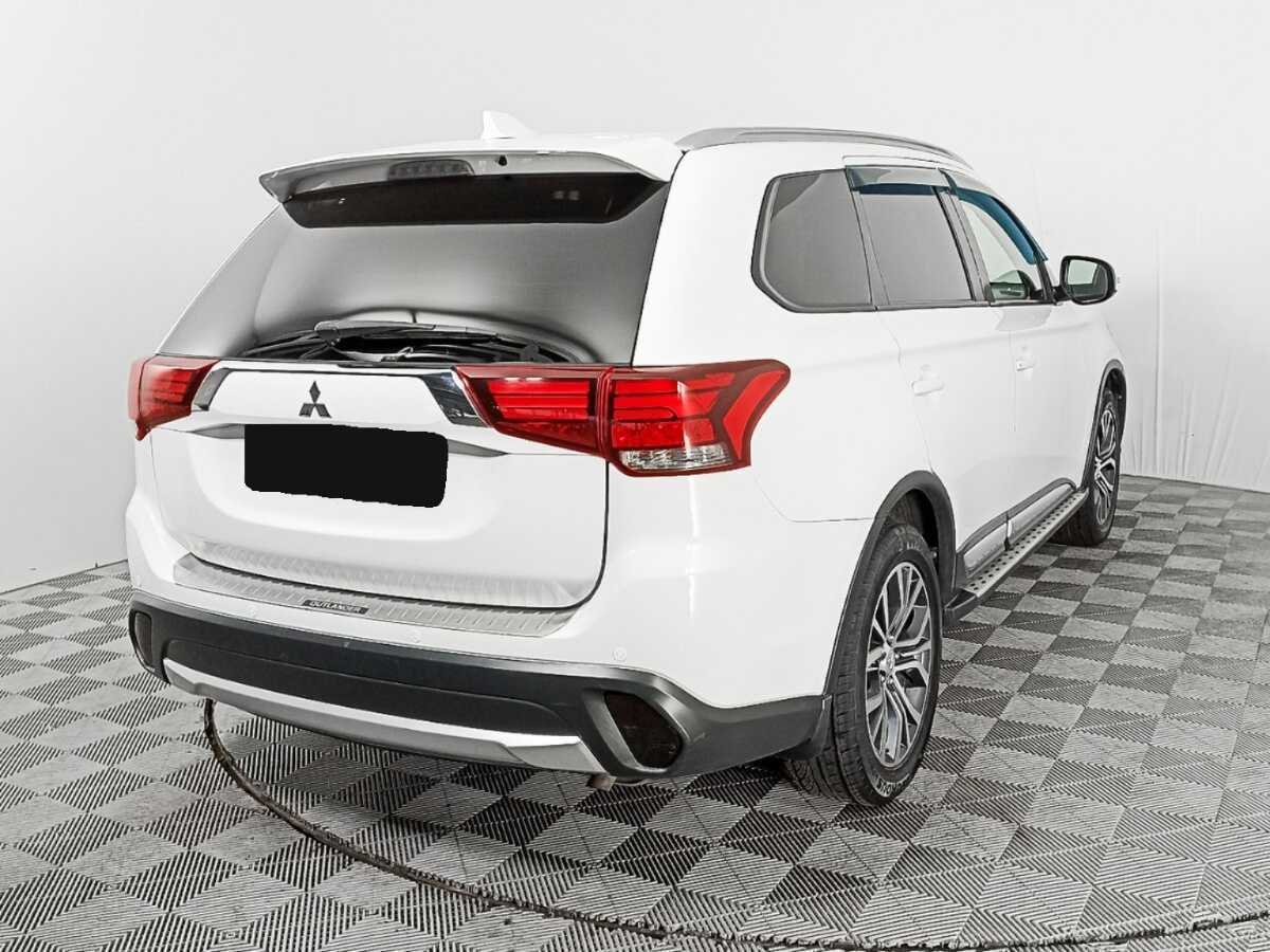 Купить Mitsubishi Outlander с пробегом. Фото: #4