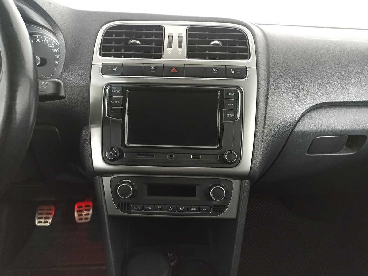 Купить Volkswagen Polo с пробегом. Фото: #14