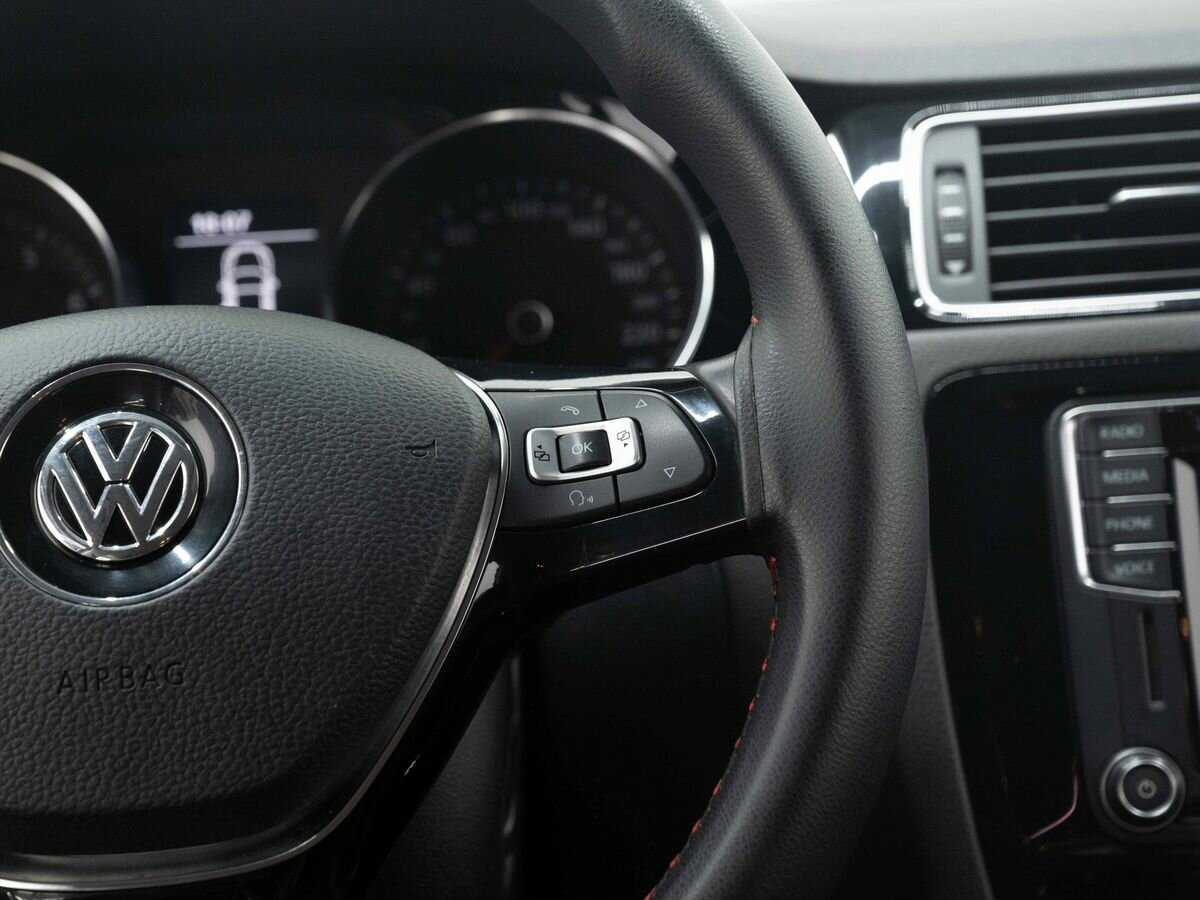 Купить Volkswagen Jetta с пробегом. Фото: #15