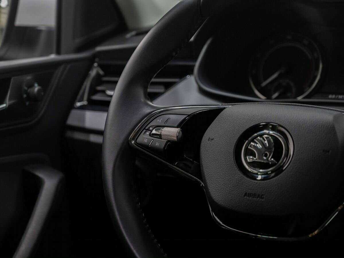 Купить Skoda Rapid с пробегом. Фото: #17