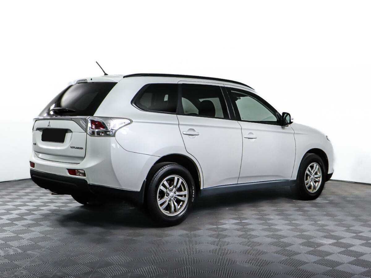 Купить Mitsubishi Outlander с пробегом. Фото: #3