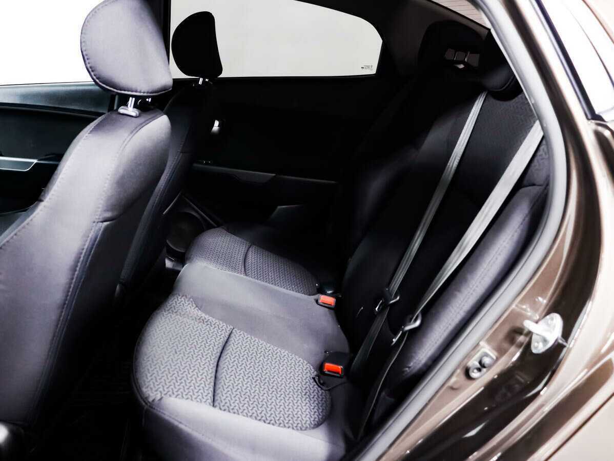 Купить Kia Rio с пробегом. Фото: #9