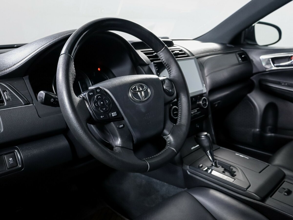 Купить Toyota Camry с пробегом. Фото: #10
