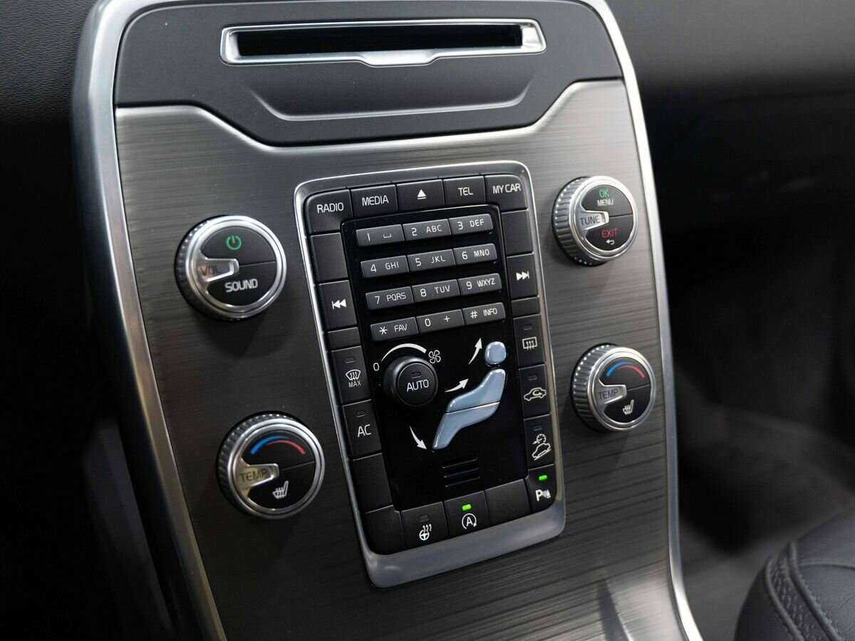 Купить Volvo XC70 с пробегом. Фото: #17