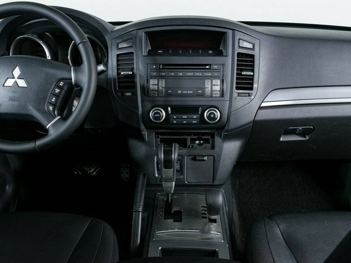 Купить Mitsubishi Pajero с пробегом. Фото: #10