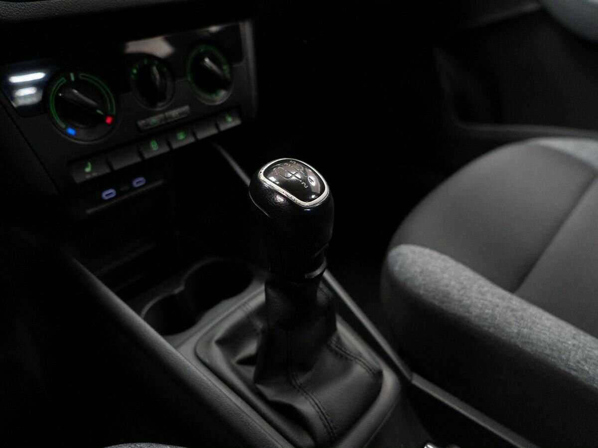 Купить Skoda Rapid с пробегом. Фото: #13