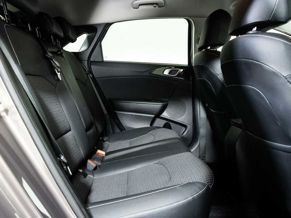 Купить Kia Ceed с пробегом. Фото: #16