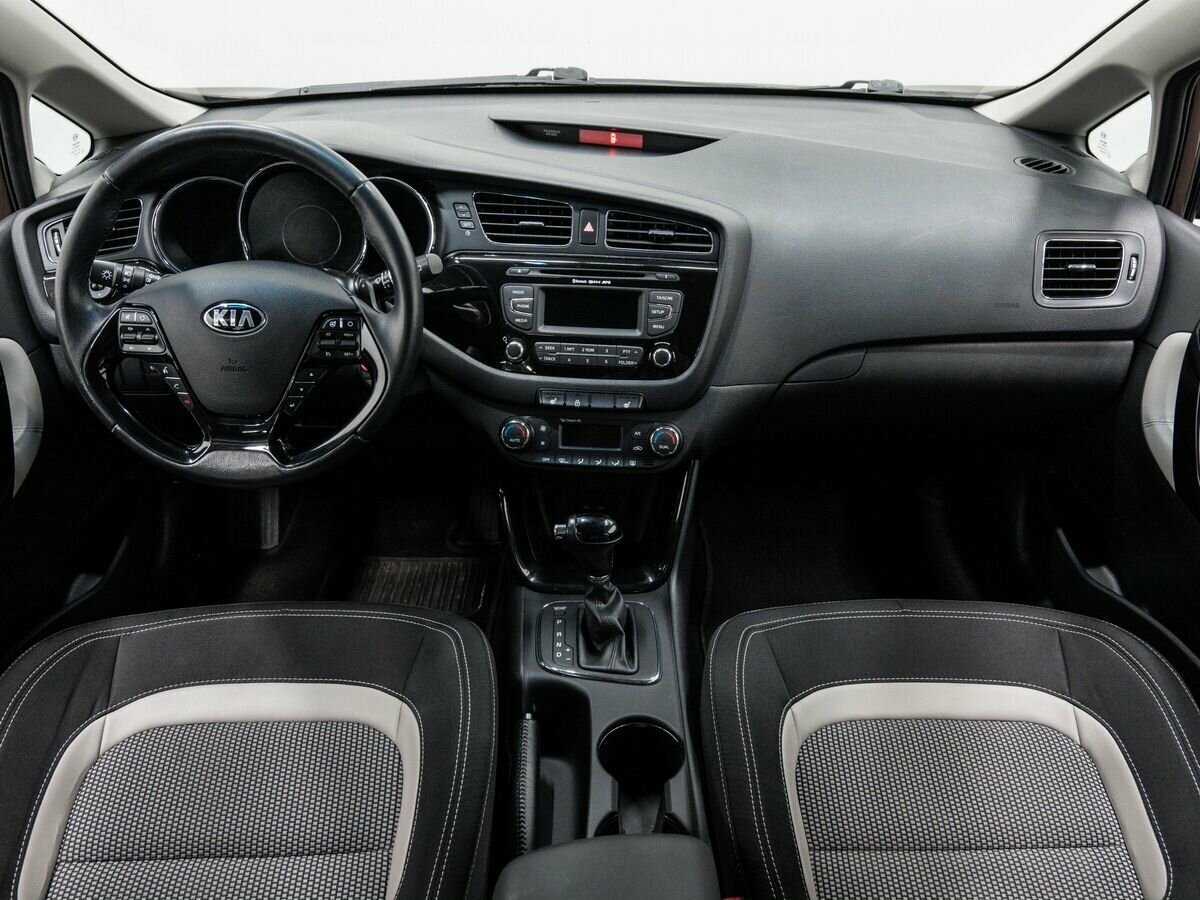 Купить Kia Ceed с пробегом. Фото: #10
