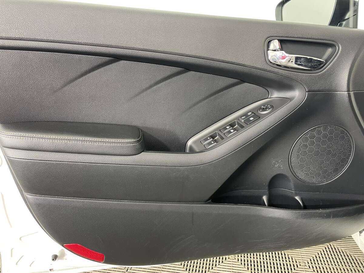 Купить Kia Cerato с пробегом. Фото: #14