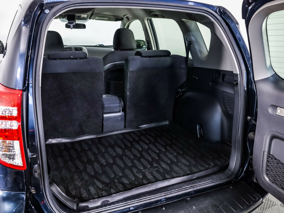 Купить Toyota RAV4 с пробегом. Фото: #17