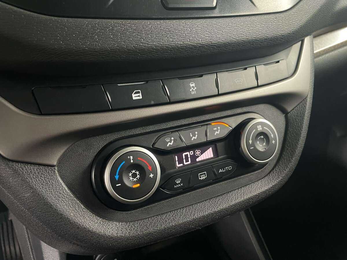 Купить Lada (ВАЗ) Vesta с пробегом. Фото: #13