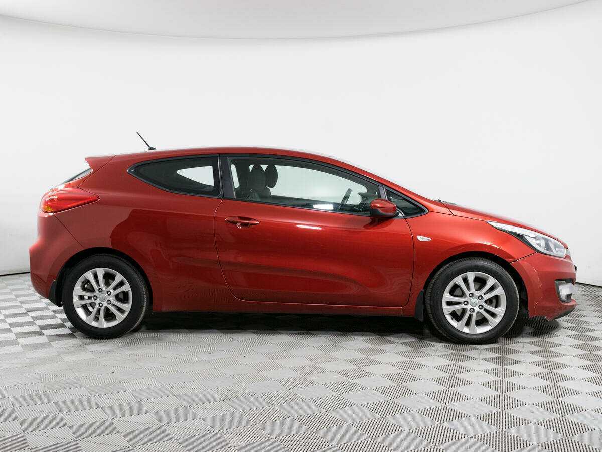 Купить Kia Ceed с пробегом. Фото: #3