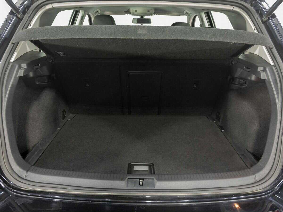 Купить Volkswagen Golf с пробегом. Фото: #22