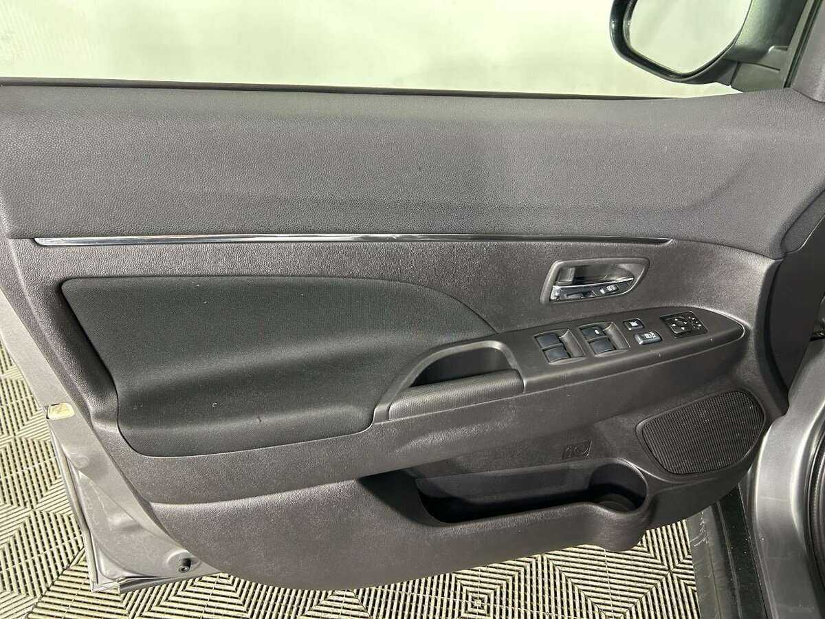 Купить Mitsubishi ASX с пробегом. Фото: #7