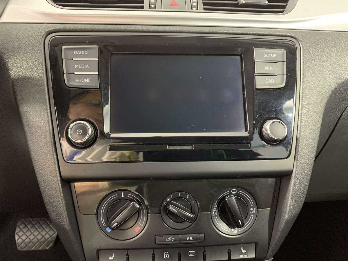 Купить Skoda Rapid с пробегом. Фото: #12