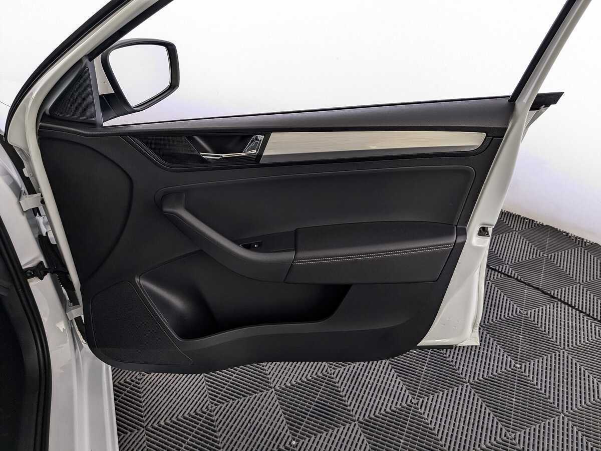 Купить Skoda Rapid с пробегом. Фото: #20