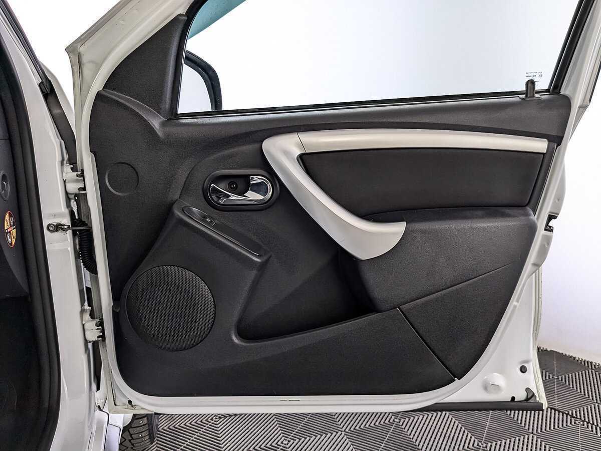 Купить Nissan Terrano с пробегом. Фото: #23