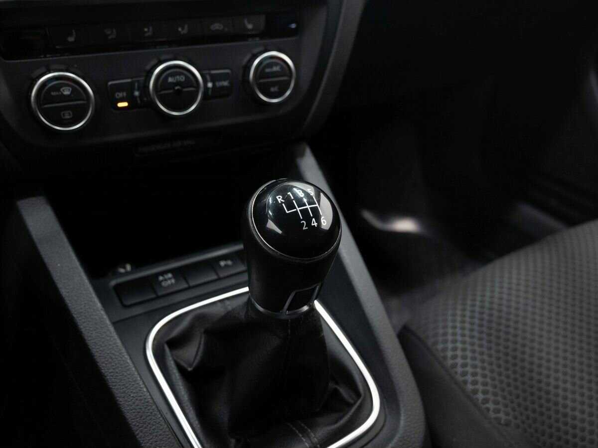 Купить Volkswagen Jetta с пробегом. Фото: #16