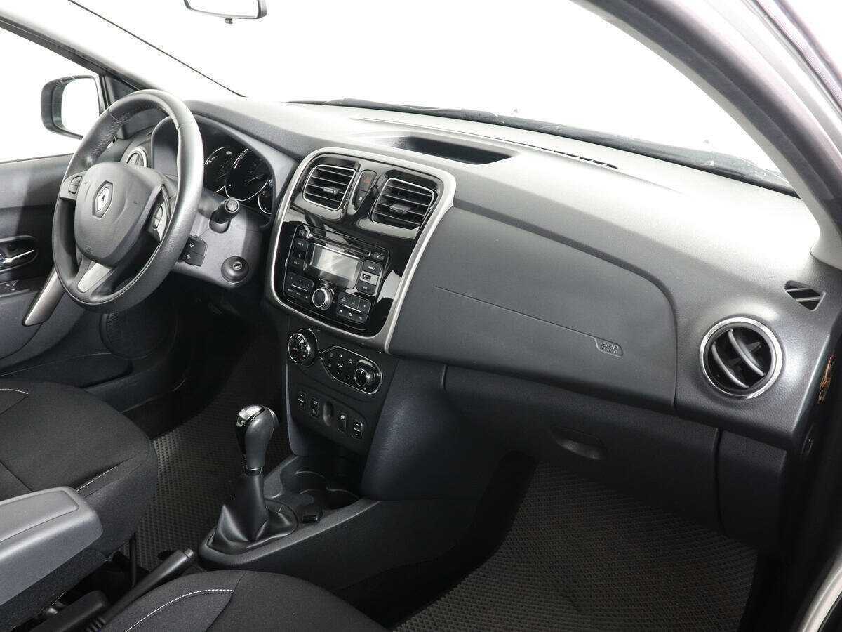 Купить Renault Sandero с пробегом. Фото: #9