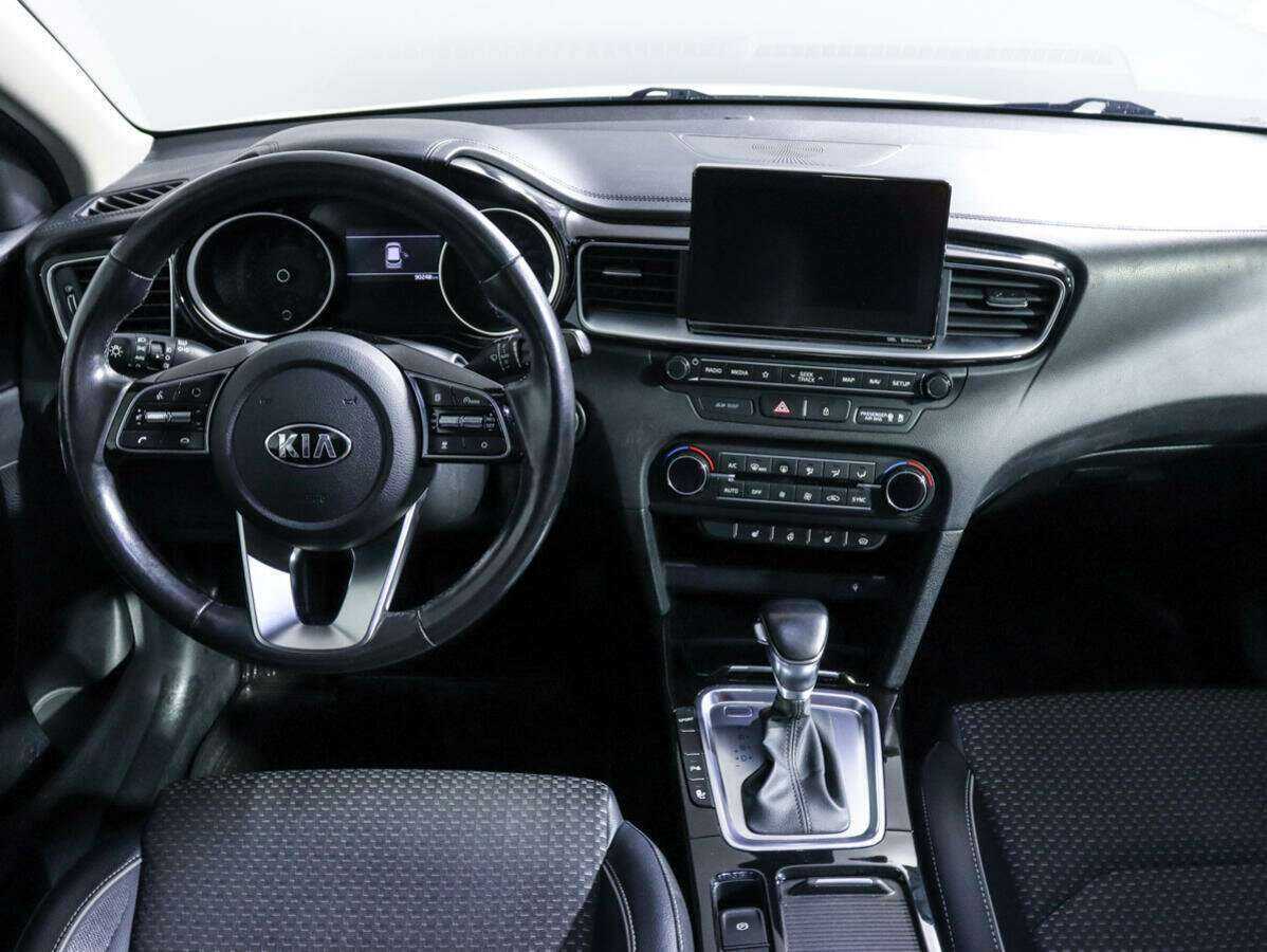 Купить Kia Ceed с пробегом. Фото: #10