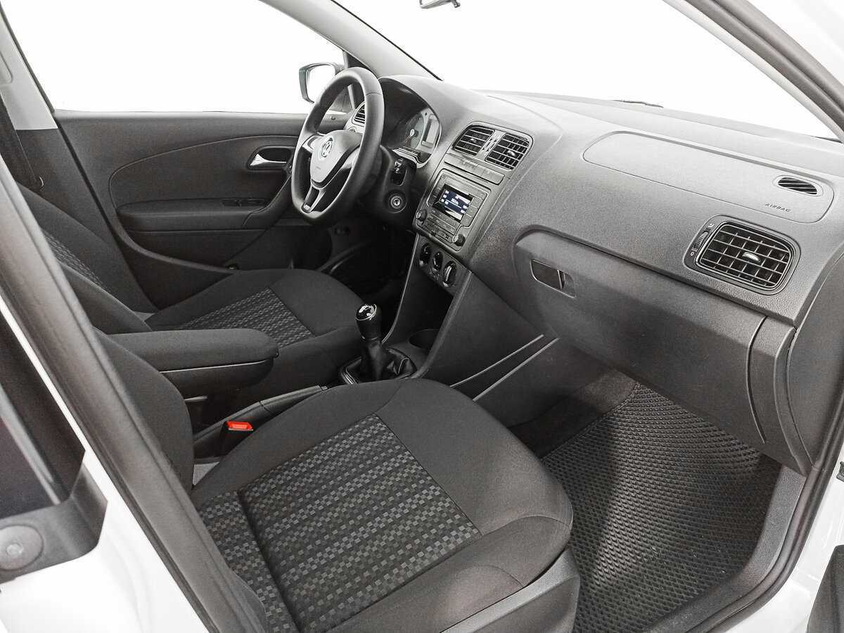 Купить Volkswagen Polo с пробегом. Фото: #8