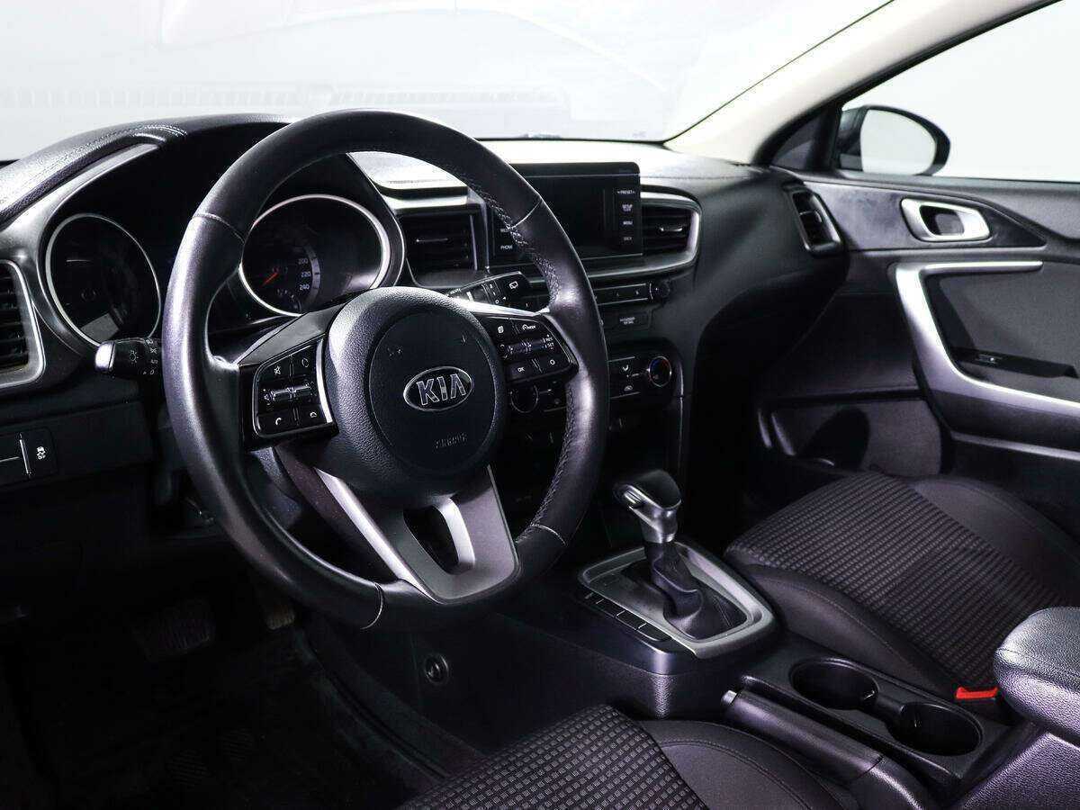 Купить Kia Ceed с пробегом. Фото: #11