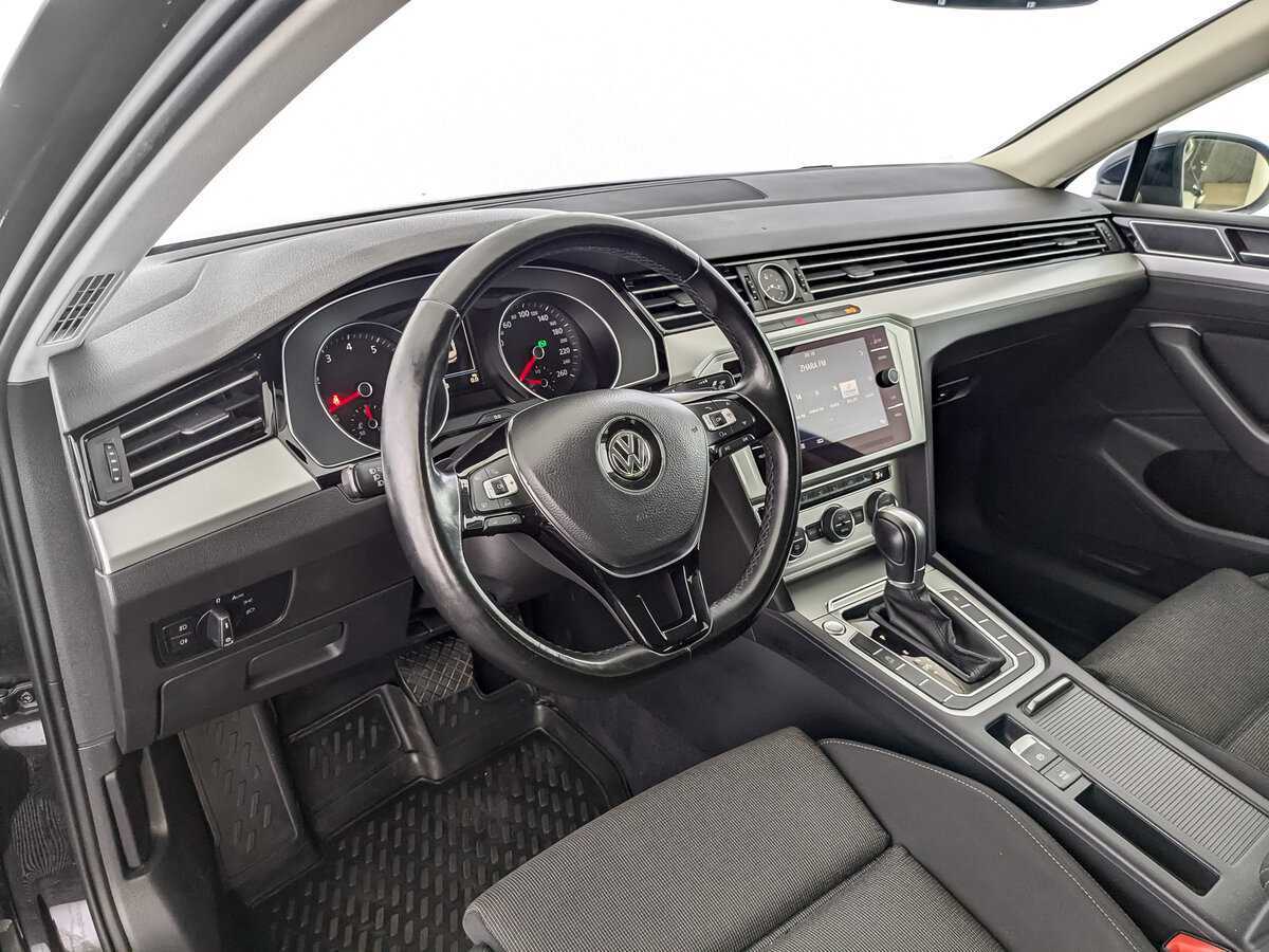 Купить Volkswagen Passat с пробегом. Фото: #13