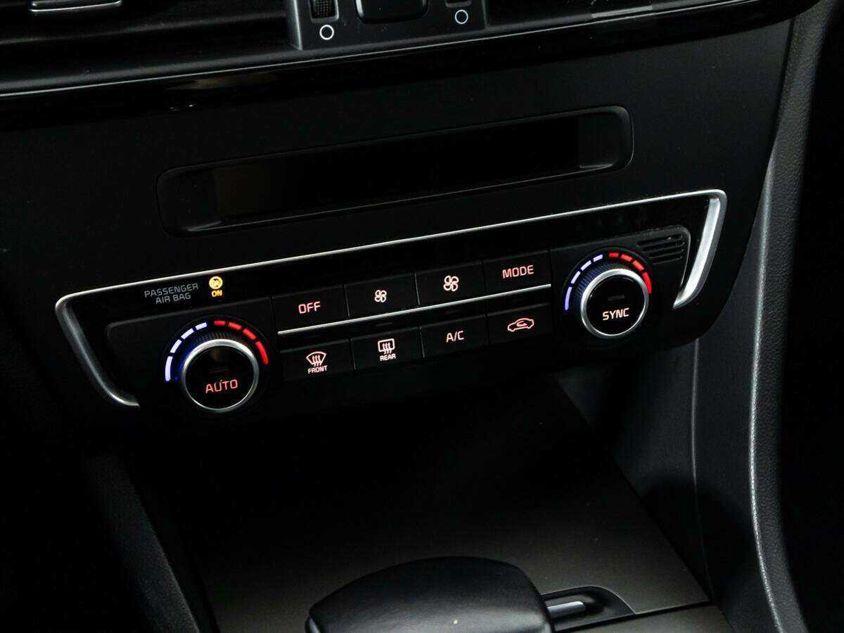 Купить Kia Optima с пробегом. Фото: #17