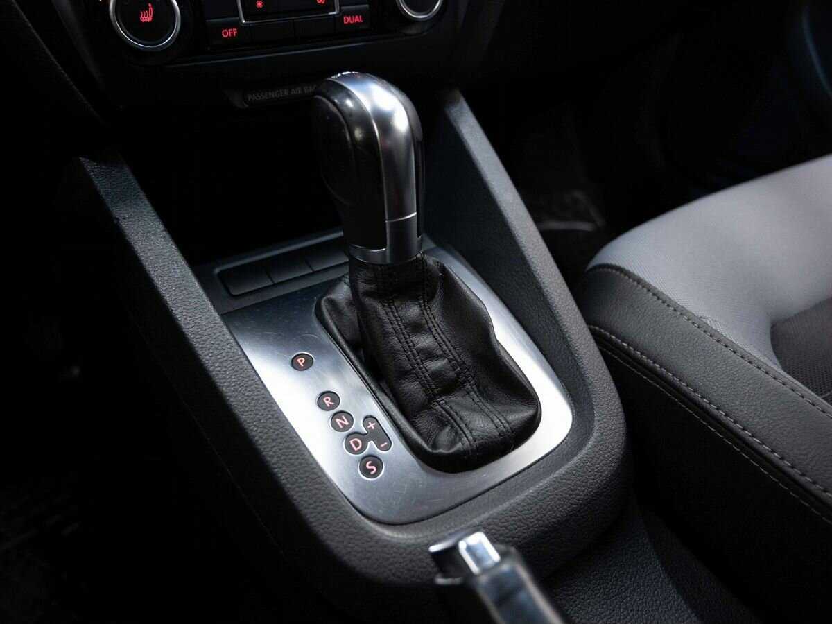 Купить Volkswagen Jetta с пробегом. Фото: #20