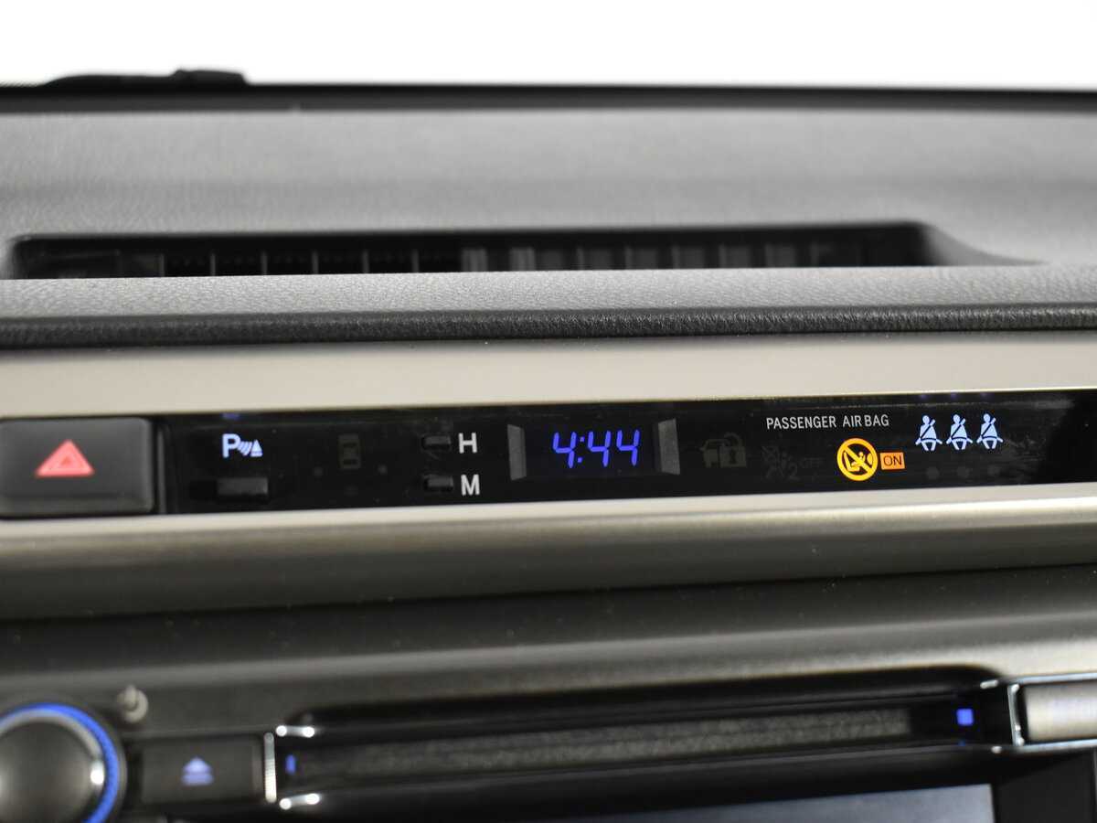 Купить Toyota RAV4 с пробегом. Фото: #17