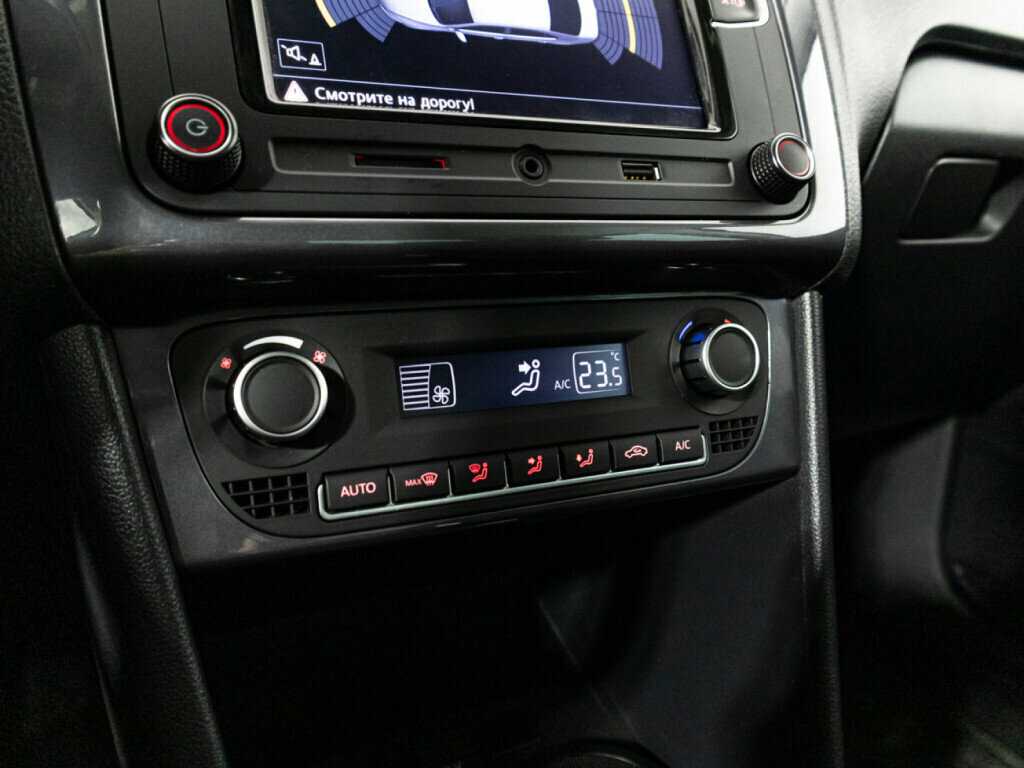 Купить Volkswagen Polo с пробегом. Фото: #15