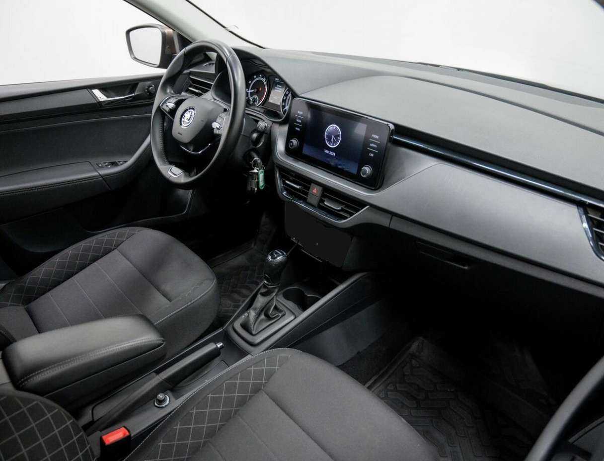 Купить Skoda Rapid с пробегом. Фото: #6