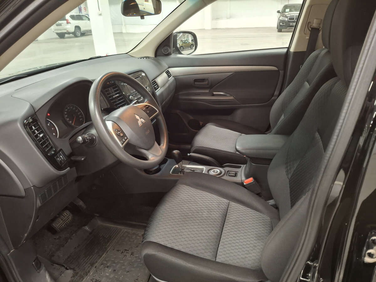 Купить Mitsubishi Outlander с пробегом. Фото: #14