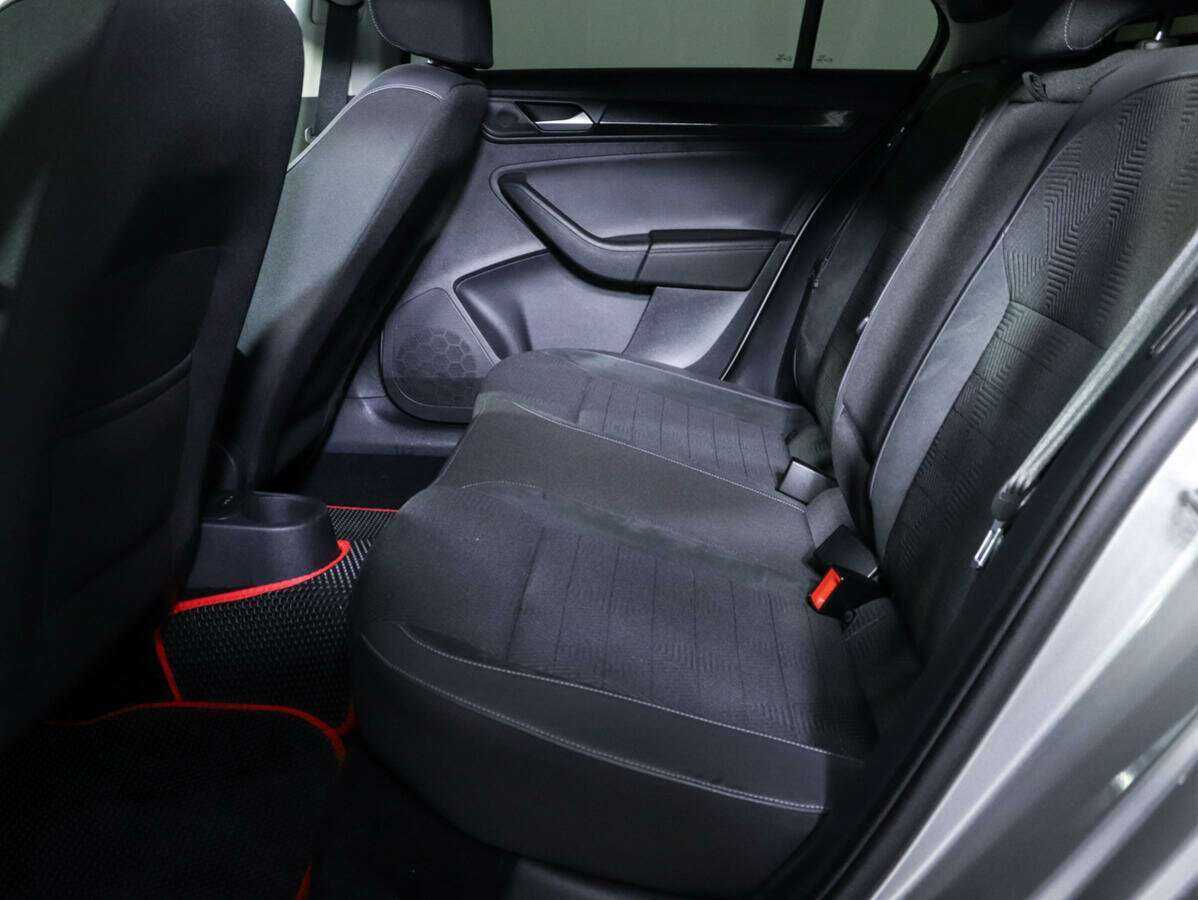 Купить Volkswagen Polo с пробегом. Фото: #7