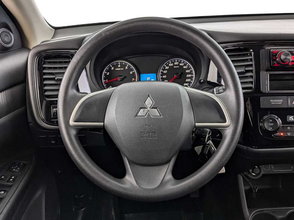 Купить Mitsubishi Outlander с пробегом. Фото: #17