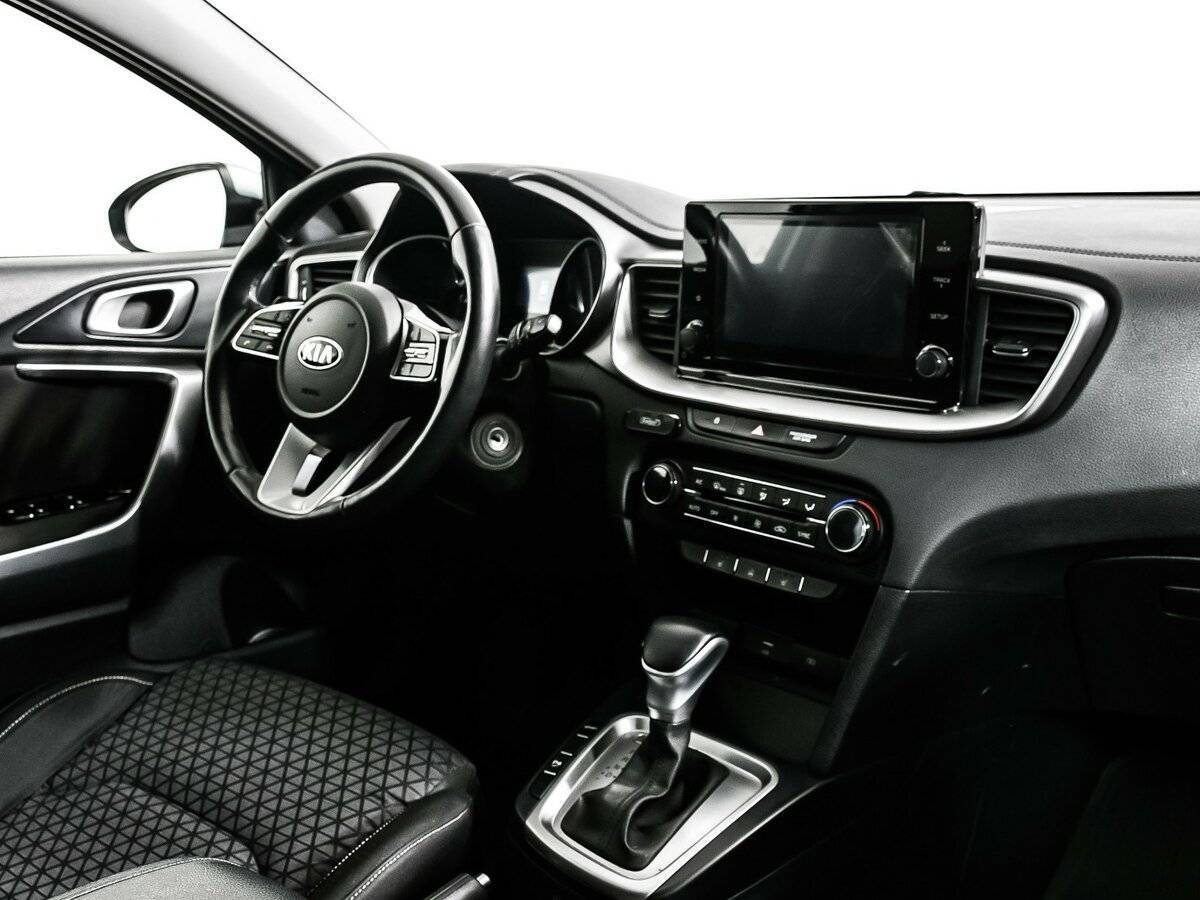 Купить Kia Ceed с пробегом. Фото: #8