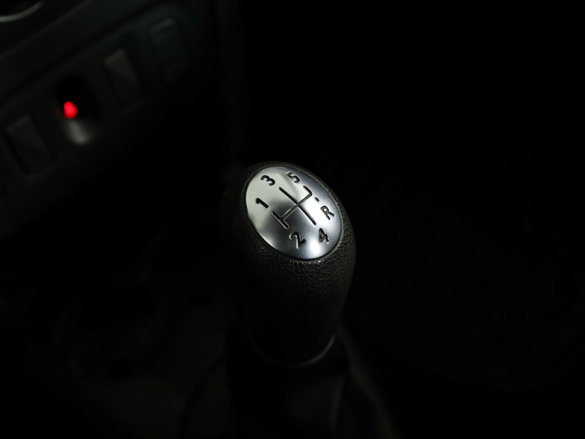 Купить Renault Logan с пробегом. Фото: #18