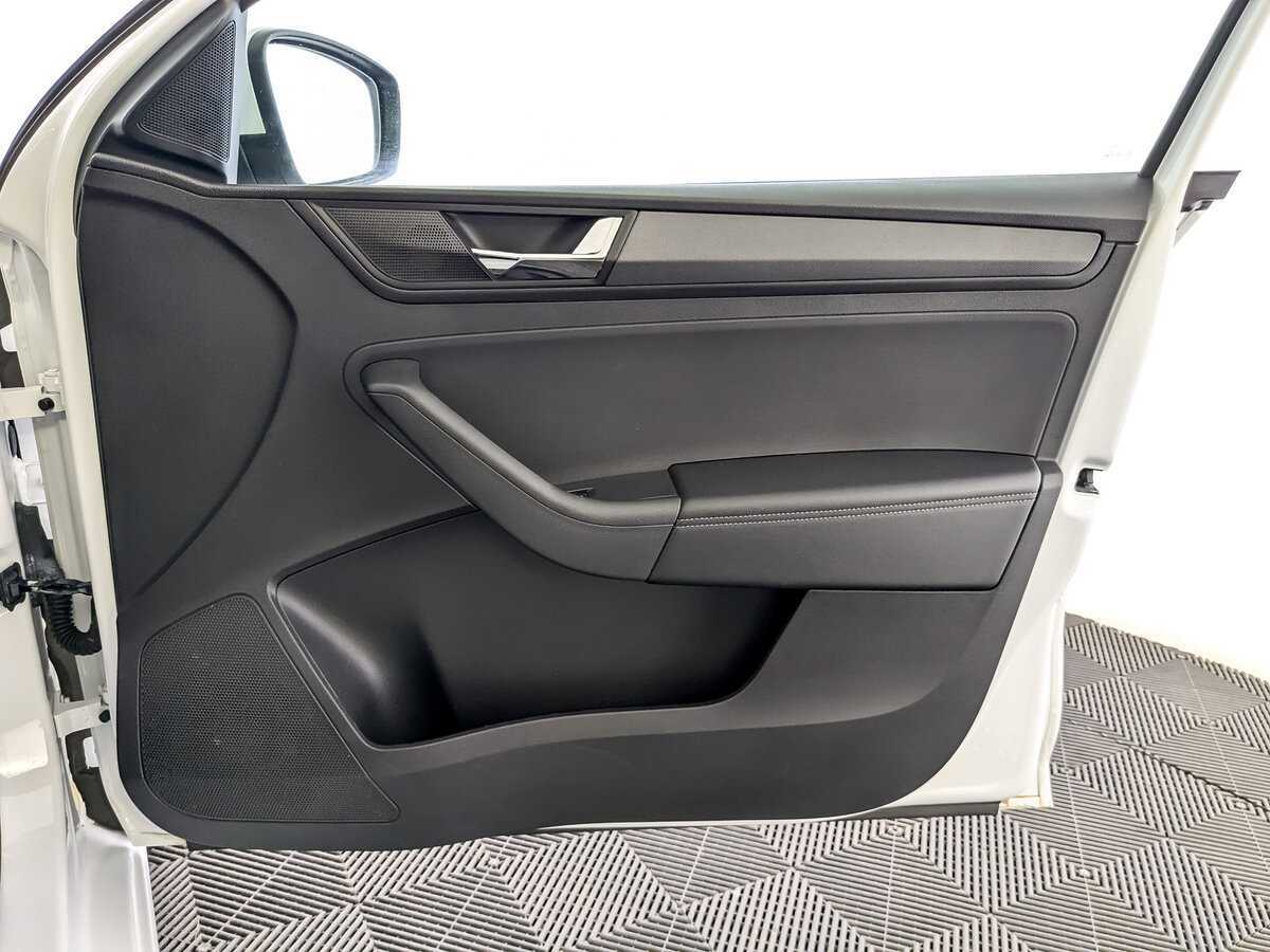 Купить Skoda Rapid с пробегом. Фото: #23